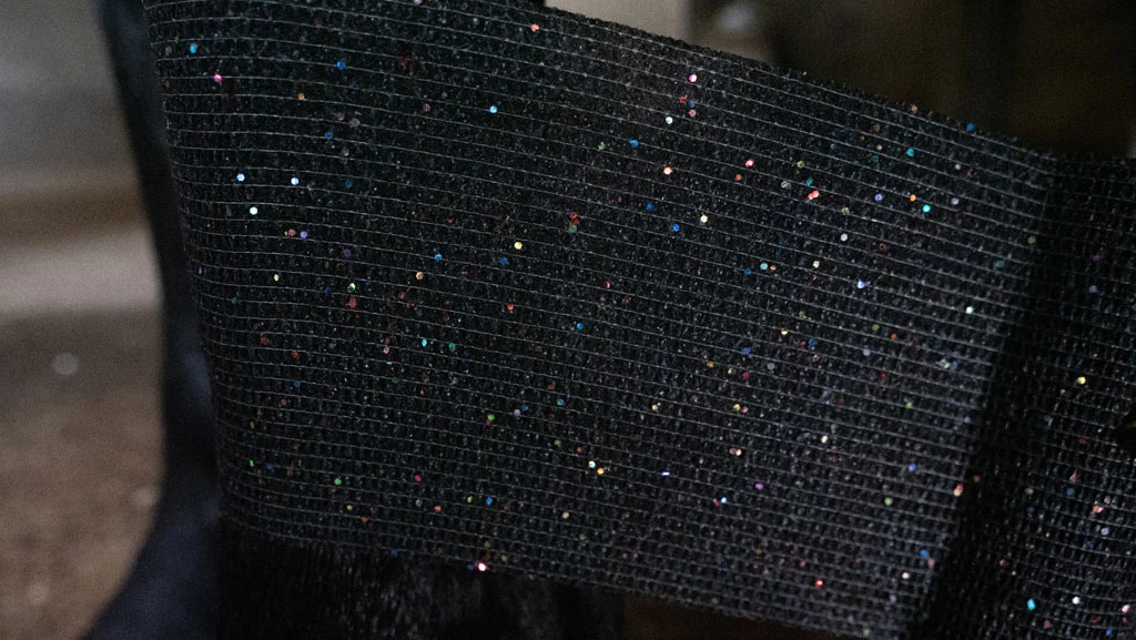 Benda autoadesiva glitterata, 10 cm, nera – Excellent Animal Glitter Bandage Profi - immagine 4