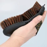 Spazzola morbida per cavalli per polvere e sabbia, con parte superiore flessibile – Excellent Horse Flexi Brush Soft - immagine 5