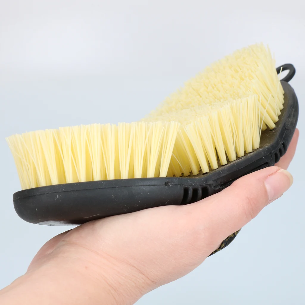 Spazzola dura per cavalli con parte superiore flessibile – Excellent Horse Flexi Brush Scrub - immagine 5