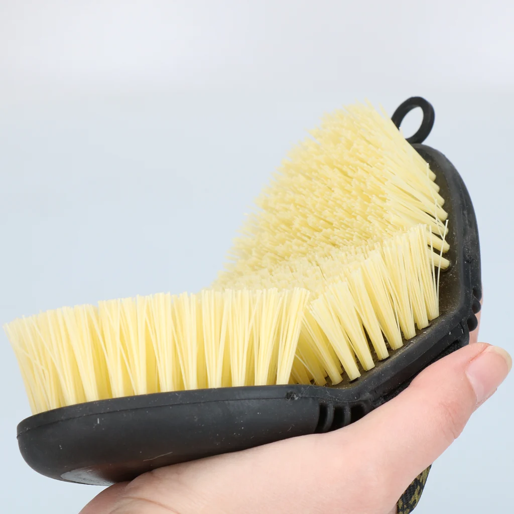 Spazzola dura per cavalli con parte superiore flessibile – Excellent Horse Flexi Brush Scrub - immagine 6