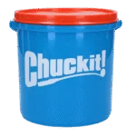 Set di palline per cani con secchio e fori di drenaggio, 8 palline M – Chuckit! Bucket - immagine 3