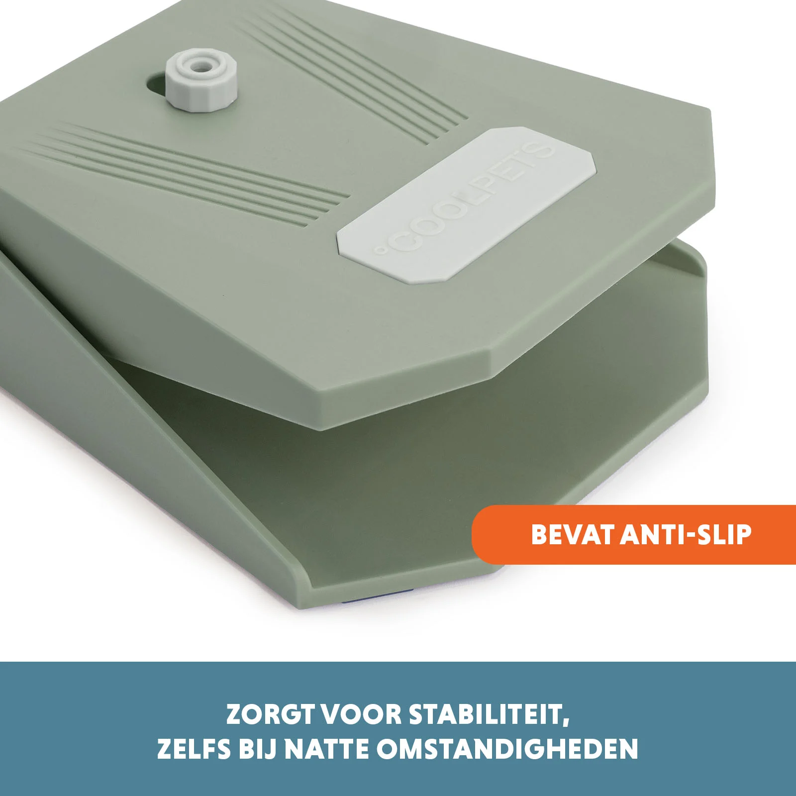 Fontanella con pedale e collegamento per tubo da giardino, verde oliva – Coolpets Splash Water Fountain - immagine 5
