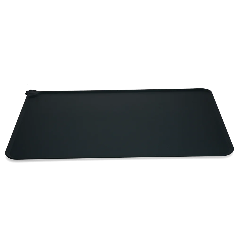 Tappetino in silicone per ciotole con bordo rialzato, M 38 x 54 cm, grigio – Eat Slow Live Longer Spill Mat - immagine 3