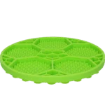 Tappetino da leccare per cani con motivo a pallone da calcio e ventose, Ø 22 cm, verde – Eat Slow Live Longer Lick Mat Soccer Ball - immagine 3