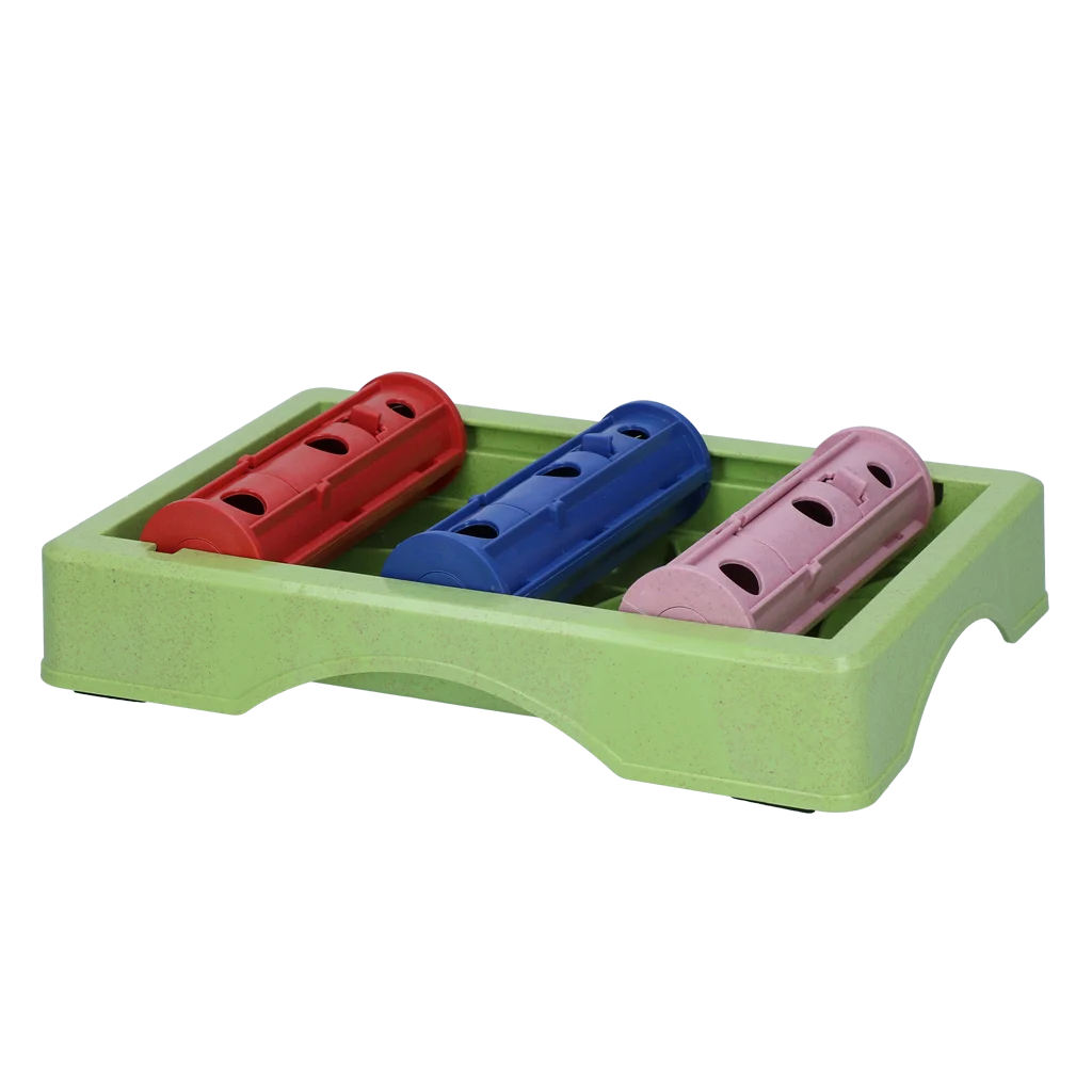 Puzzle per cani per crocchette e snack con piedini antiscivolo – Eat Slow Live Longer Puzzle Roller - immagine 2