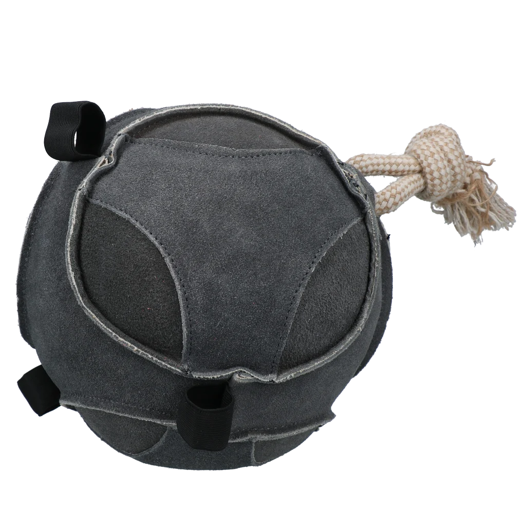 Palla da gioco per cavalli in camoscio con passanti elastici, grigia – Excellent Horse Fun Play Ball - immagine 1