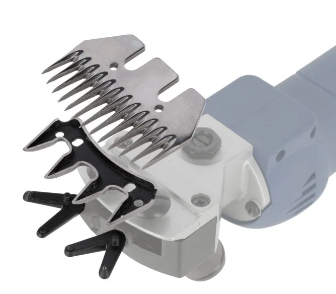 Tosatrice per ovini con 2 batterie, adatta anche ai bovini – Clipster FarmClipper Akku2 - immagine 5