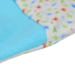 Gioco olfattivo con materiale frusciante e spazio per gli snack – Garden Paws Garden Glove Sky Flowers - immagine 6