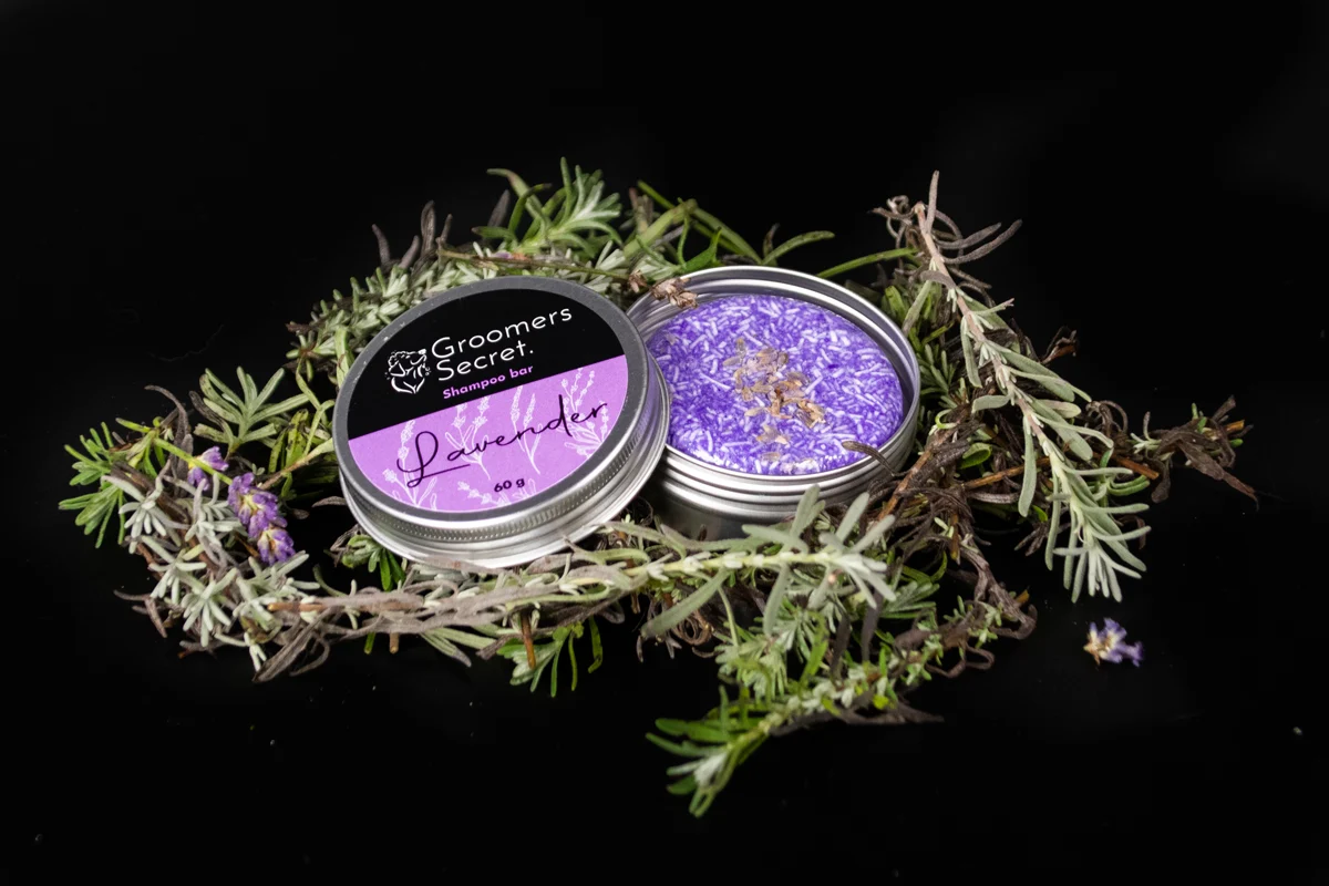 Shampoo solido con balsamo e profumo di lavanda, 60 g – Groomers Secret Shampoo Bar Lavendel - immagine 3