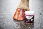 Smalto glitterato rosa per zoccoli, 150 ml – Excellent Horse Hi Gloss Glitter Hoof Polish - immagine 4