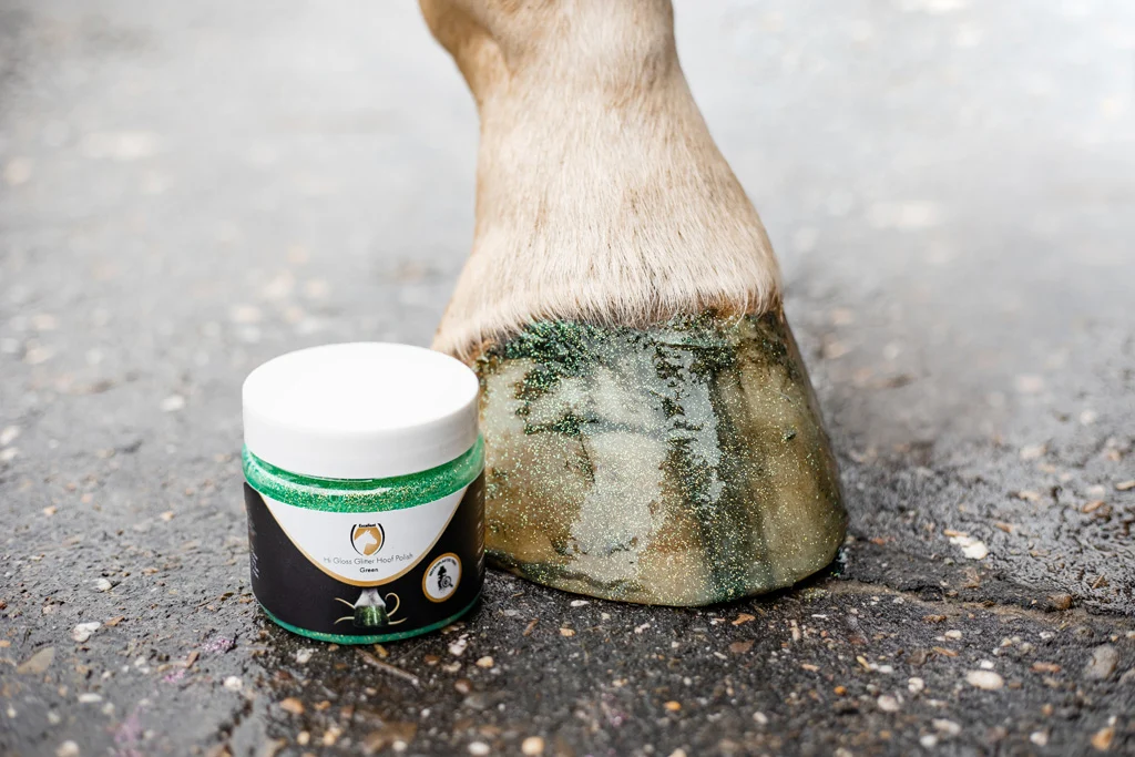 Smalto glitterato verde per zoccoli, 150 ml – Excellent Horse Hi Gloss Glitter Hoof Polish - immagine 4