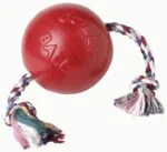 Palla per cani con corda, galleggiante, rossa S (10 cm) – Jolly Pets Romp-n-Roll - immagine 4