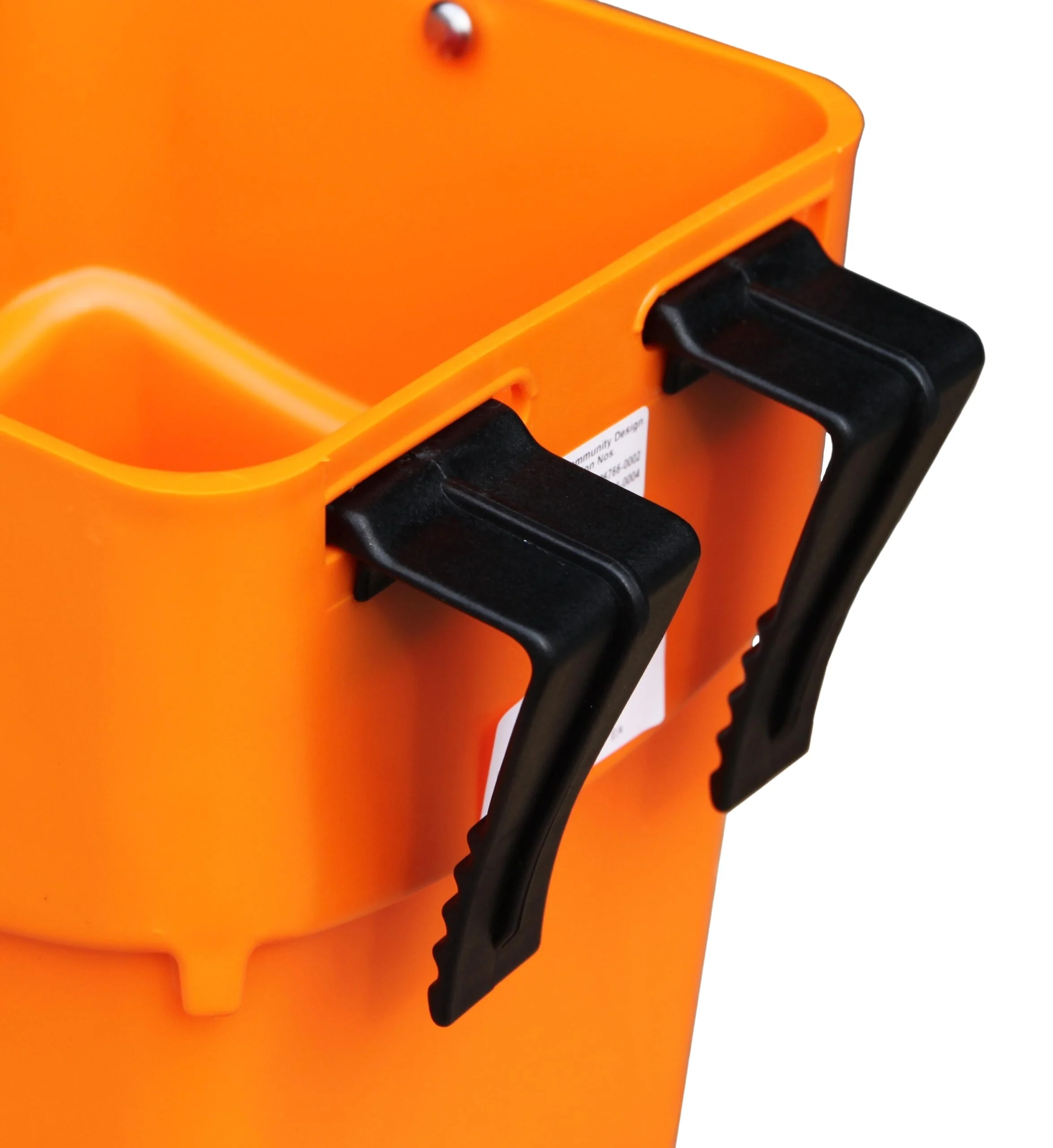 Secchio arancione da 5 l per abbeverare i vitelli, con ganci di sospensione – Shoof Kalf Feeder M1 Rail-Hang - immagine 1