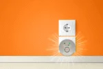 Dissuasore a ultrasuoni per infestanti da collegare alla rete elettrica, fino a 46 m² – Knock Pest Ultrasonic Pest Repeller Home - immagine 4