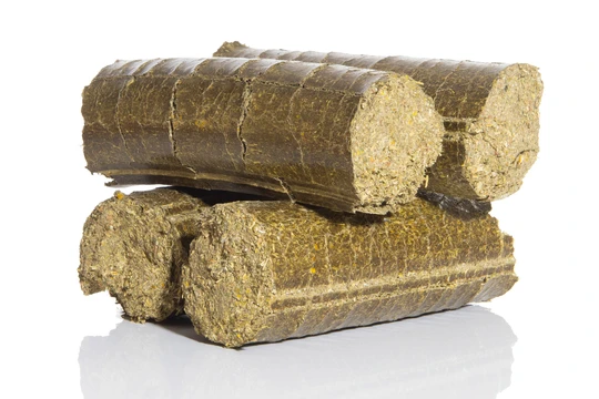 Blocco da beccare per galline ovaiole in fieno di prato, 3,5 kg – LAX Tierfutter