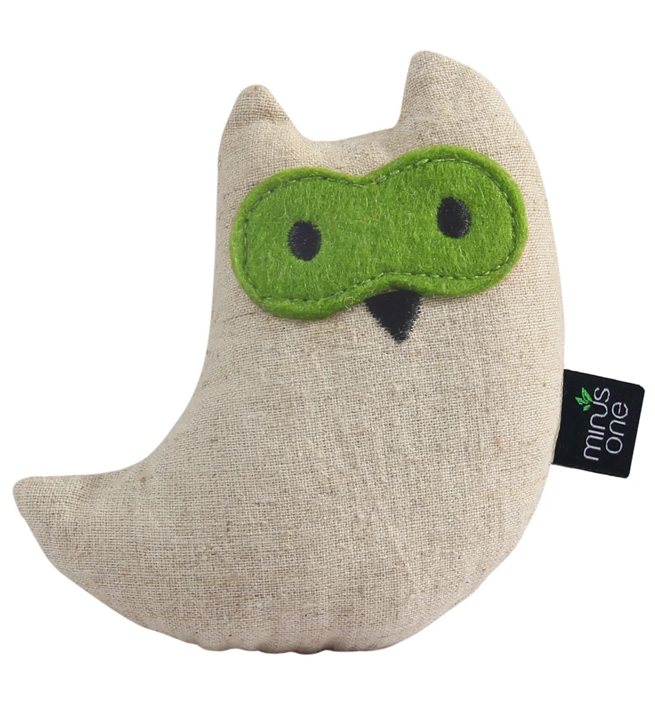 MINU37375.jpg Gioco per gatti a forma di gufo con erba gatta, 10,5 x 9,5 x 2,5 cm – Minus One Docile Buddy Cat Toy Owl - immagine 1