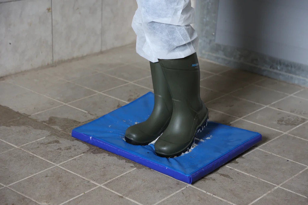 Tappetino disinfettante con superficie assorbente 55 x 45 x 3 cm – Excellent - immagine 3