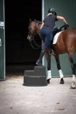 Pedana di montaggio con 3 gradini antiscivolo, nera, 53 cm – Excellent Horse - immagine 4