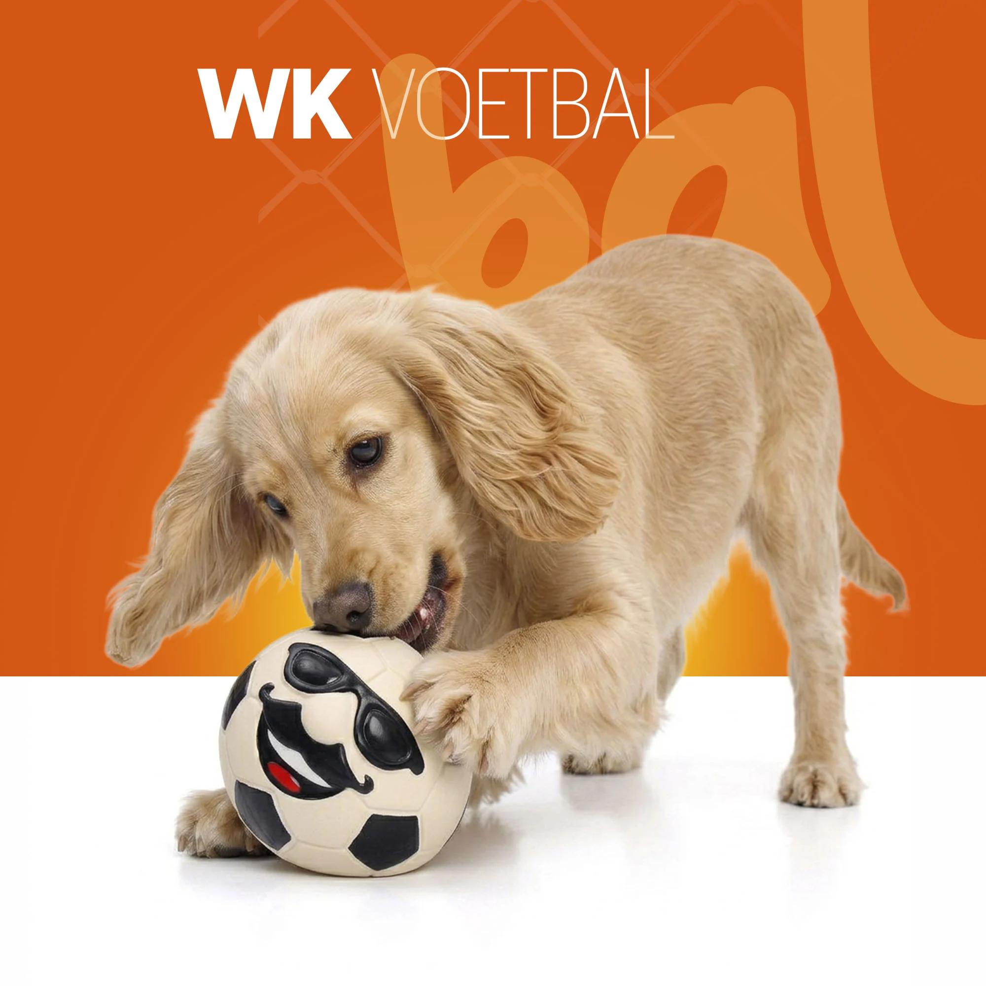 Giocattolo per cani in lattice con squeaker, arancione, M – Holland Mr. WK Soccer - immagine 2