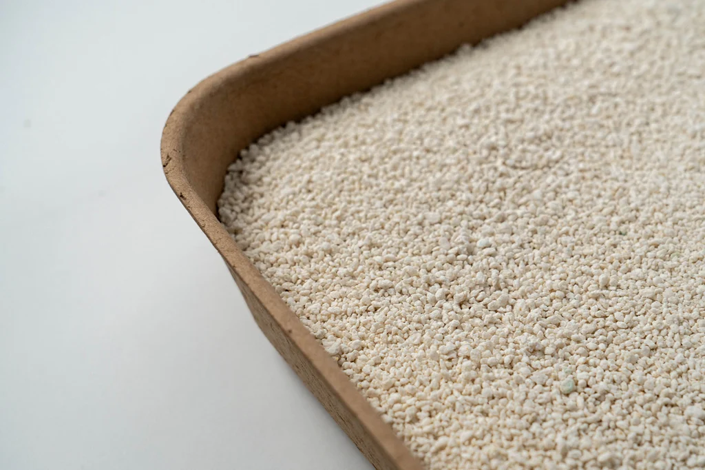 Lettiera agglomerante in tofu per lettiere automatiche, 3,5 kg – Petlux Cassava Tofu - immagine 3
