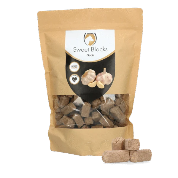 Premi per cavalli all’aglio, a basso contenuto di zuccheri, 1 kg – Excellent Horse Sweet Blocks