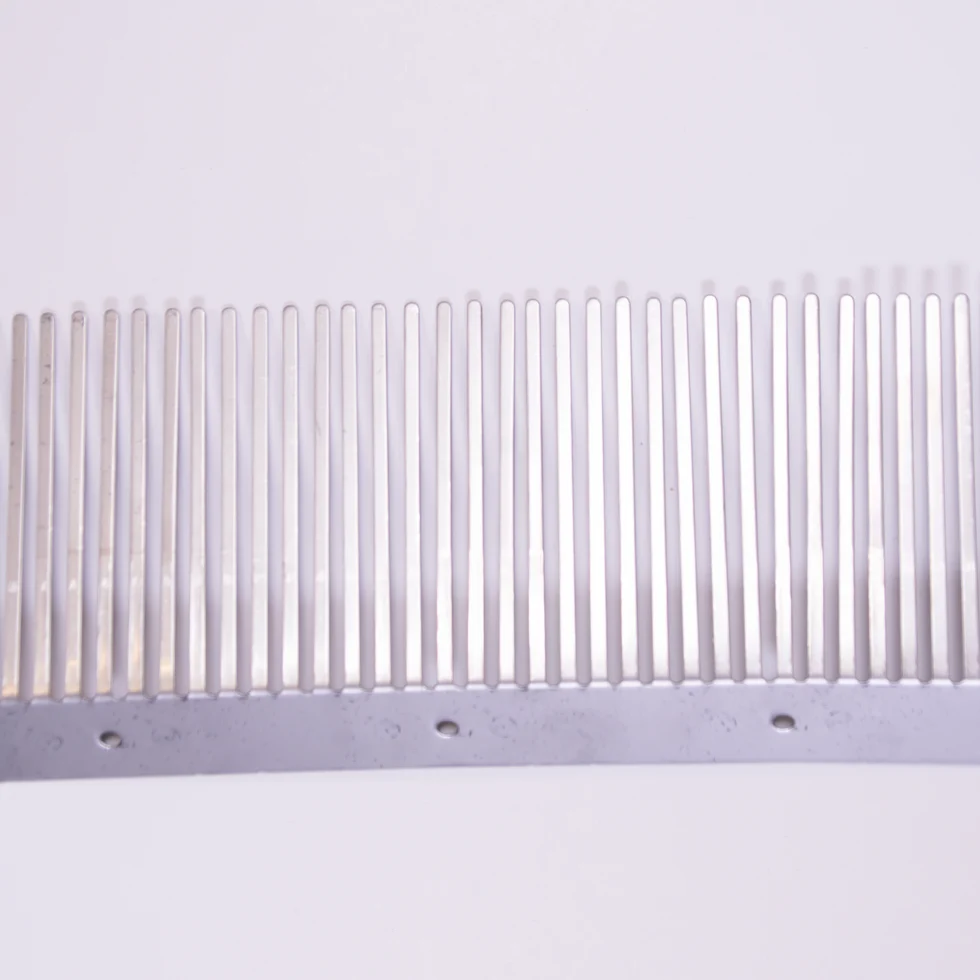 Dissuasore per uccelli in acciaio inox per tegole, 1000 mm, altezza dei denti 75 mm – VentiStrip XL75 - immagine 3