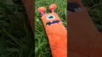 Bastoncino da lancio in peluche per cani con squeaker, arancione L, 32 cm – Dog Comets Invaders - immagine 3